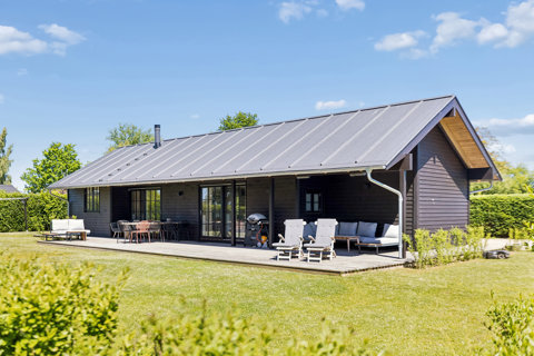 SOMMERHUSDRØM MED NATUREN SOM NÆRMESTE NABO!