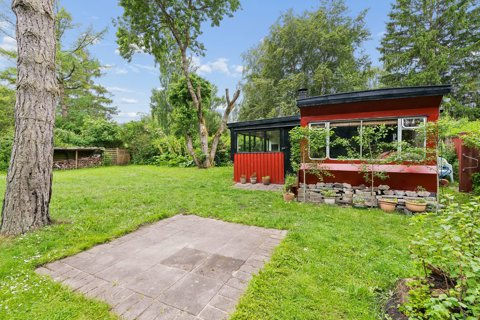 Fritidshus/kolonihavehus med helt særlig stemning midt i naturen