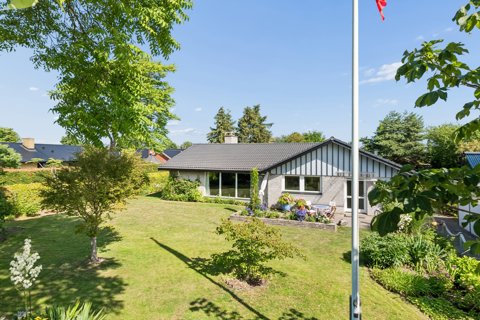 Velholdt 70’er-villa på 199 m2 til børnefamilien